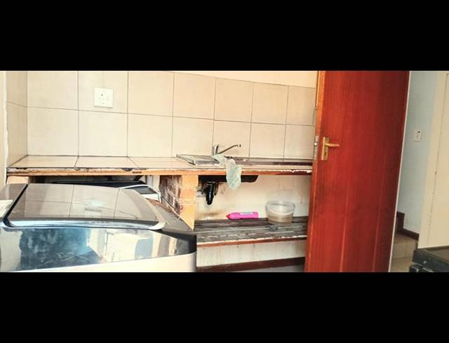 10 BEDROOM HOUSE FOR SALE IN ORANGE GROVE